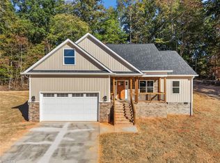 515 Woods Dr, Randleman, NC 27317