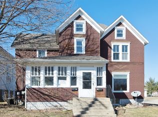 1027 State St, Dekalb, IL 60115