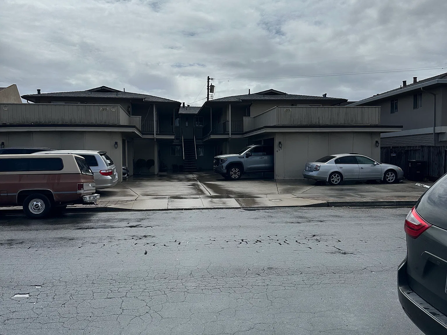 3 bed, 1100 sqft, $3,250 — Photo 2