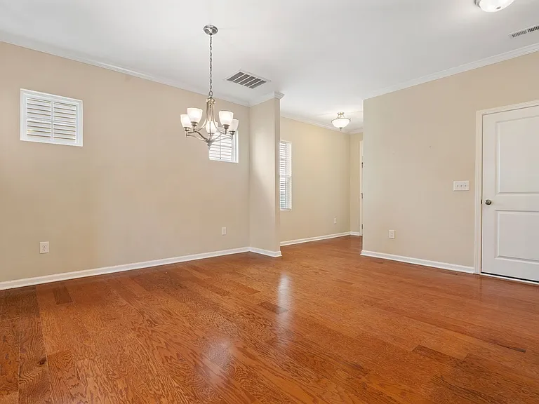 2084 Tanners Mill Dr — Photo 8