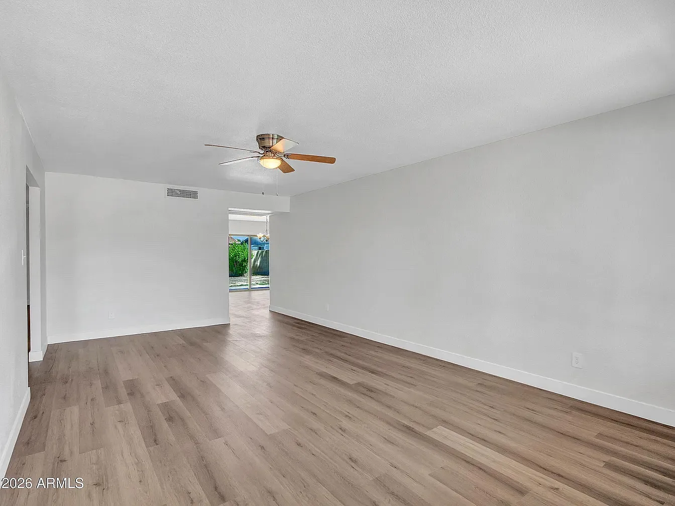 3 bed, 1433 sqft, $2,200 — Photo 3