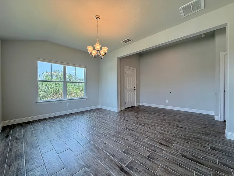 4300 Liberty Ln — Photo 14