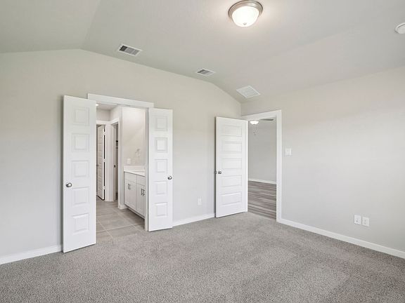 HOU_Webercrest _ Cascade_330_Bed1_5548MaddenLane.jpg