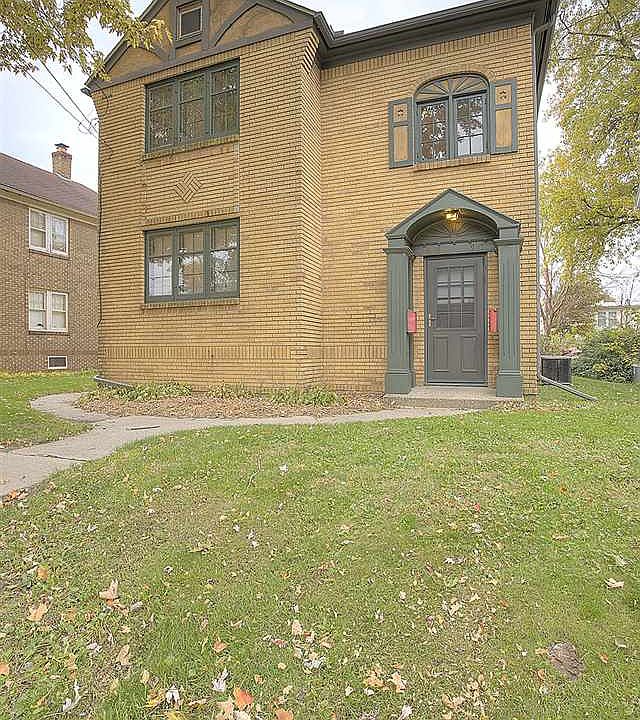 1st image of 905 15th St