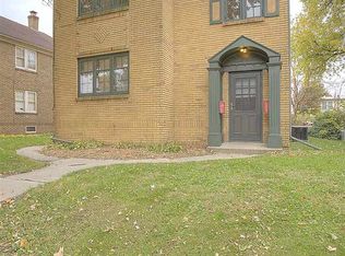 905 15th St, Rockford, IL 61104