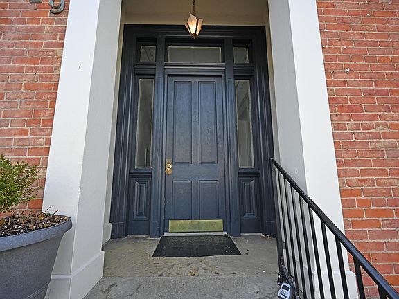 2nd image of 529 Liberty Hl APT B3