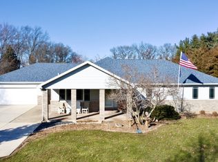 1950 Old Porter Rd, Porter, IN 46304