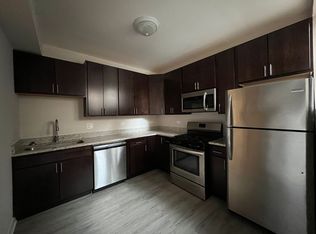 Whipple, Chicago, IL 60625