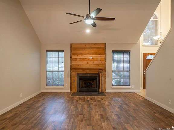 4th image of 15734 KNOLLCLIFF