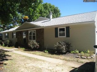 2503 Williamsburg Dr, Uniontown, OH 44685