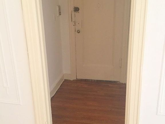 3rd image of 2330 Newtown Ave APT 5DW