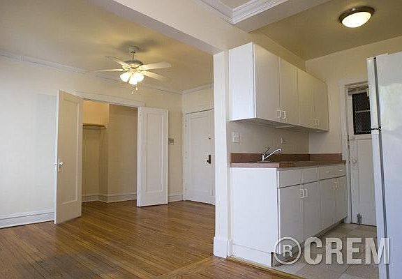 5th image of 1541 W Fargo Ave APT 2G