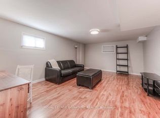 28 Coach Hill Dr, Kitchener, ON N2E 1P4