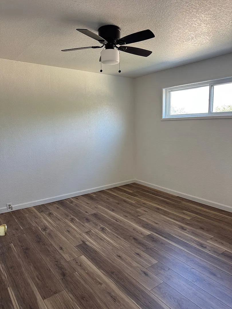 Now Available!! Wonderful Home In The Country With Pool — Photo 3
