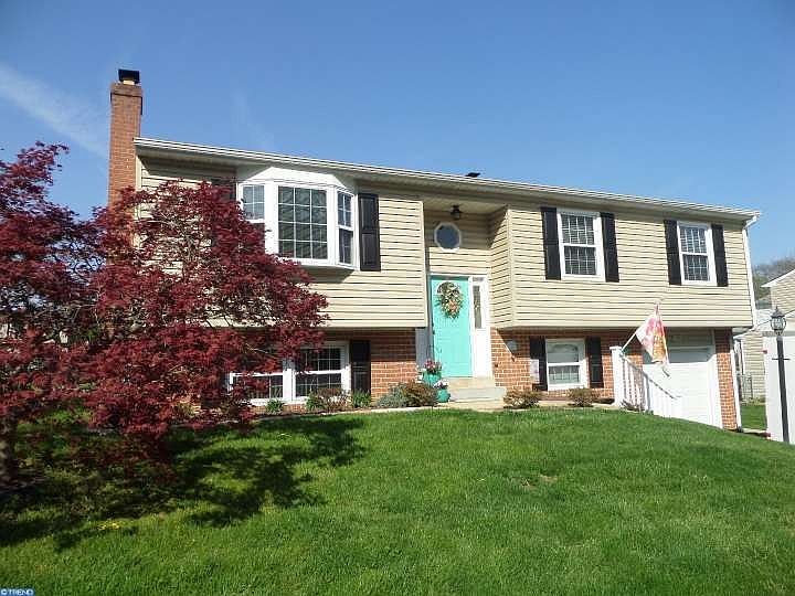 1st image of 328 Mitchell Dr