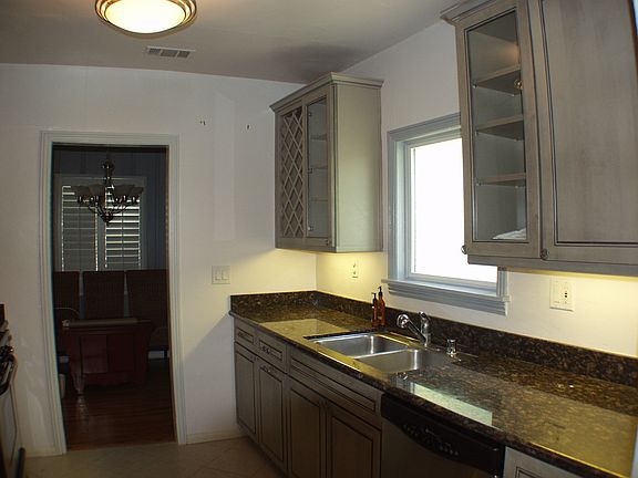 3rd image of 268 N Alta Vista Ave