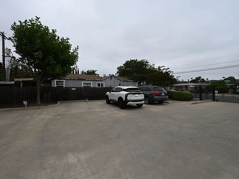 339 Chambers St — Photo 26