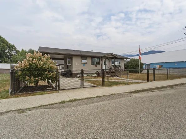 401 Howard Ave, Enderby, BC V4Y 4A4