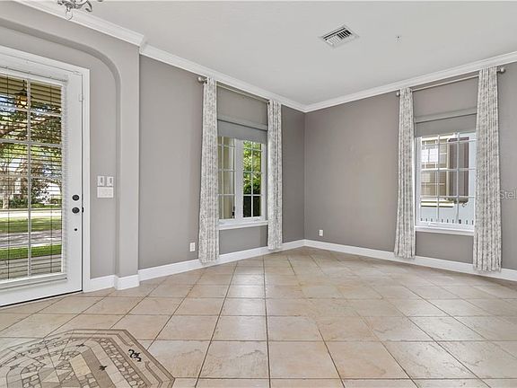 5th image of 1546 Hanks Ave