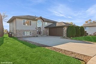 1st image of 592 Farm View Ct