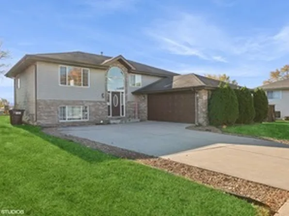 592 Farm View Ct, University Park, IL 60484