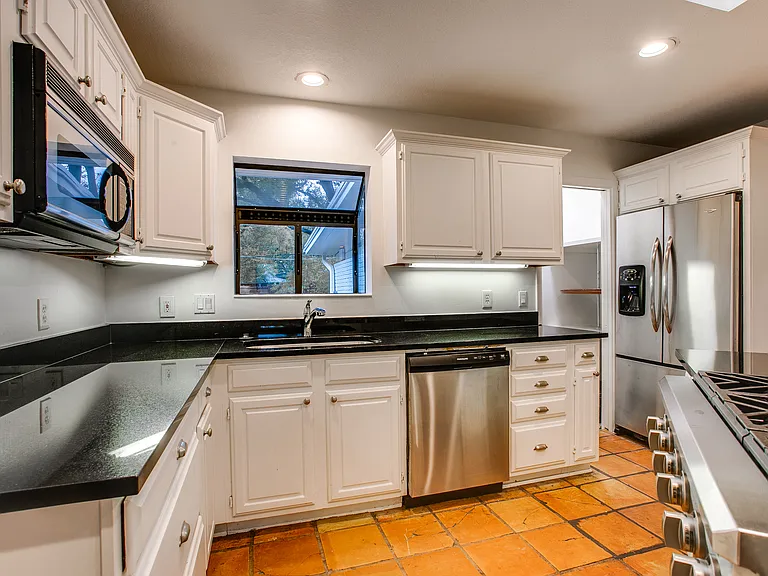 5815 Walnut Hill Ln — Photo 28