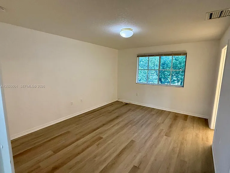 1934 SW 60th Ave — Photo 10
