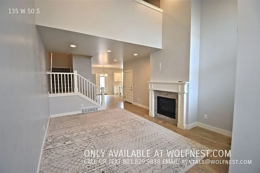 4 bed, 3.5 bath, 3400 sqft, $3,295 — Photo 2