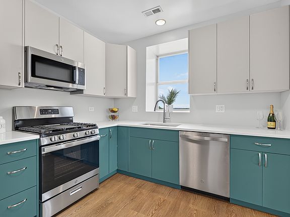 5th image of 1700 Riverwoods Dr APT 706
