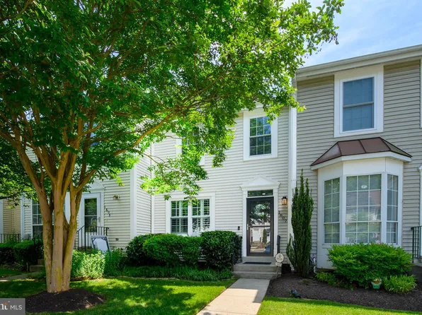 1607 Heather Pl, Crofton, MD 21114