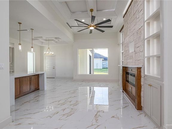 5th image of 2213 N Piedra Ave