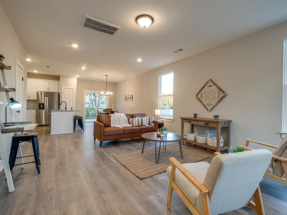 355 Harding Dr #2