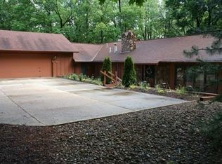 12248 Moss Point Rd, Strongsville, OH 44136