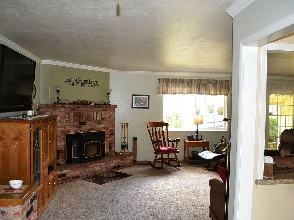 2nd image of 6678 Brook Way