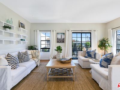 11827 Goshen Ave APT 101, Los Angeles, CA, 90049