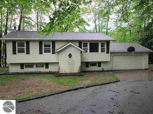 1st image of 2501 McNab Ct