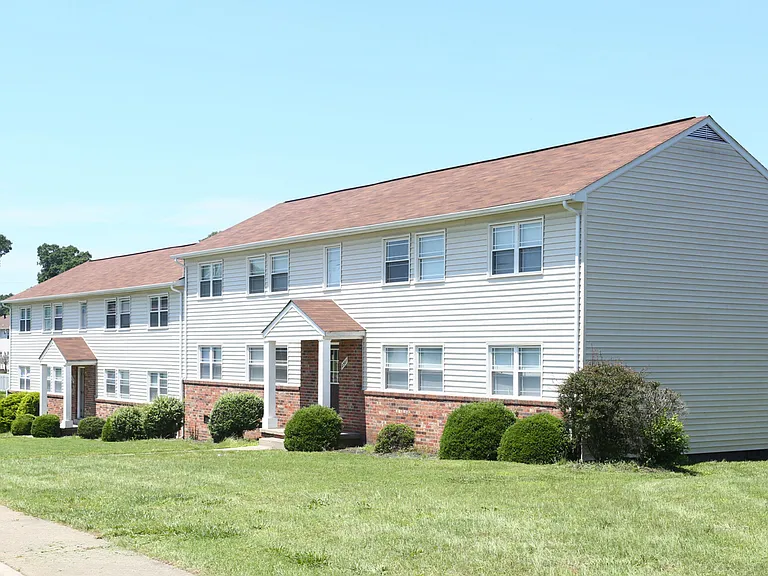 Summit Point Apartments