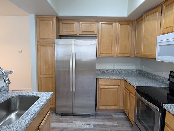 4th image of 16825 N 14th St