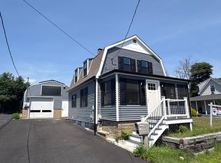 11 Boylston St, Acushnet, MA 02743