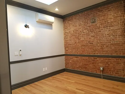 Rented by HFF Realty LLC | media 7