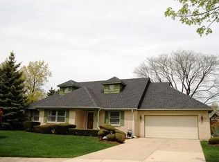 3828 Eastwind Ct, Northbrook, IL 60062