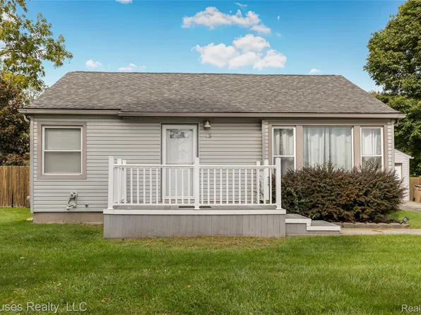 435 E Walton Blvd, Pontiac, MI 48340