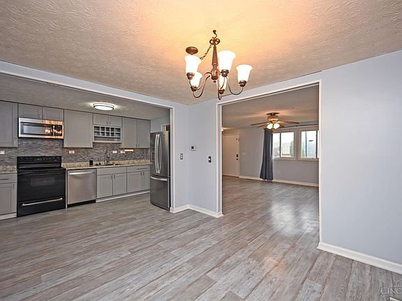 3rd image of 4243 Moselle Dr