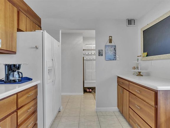5th image of 311 SE 3rd St APT 304