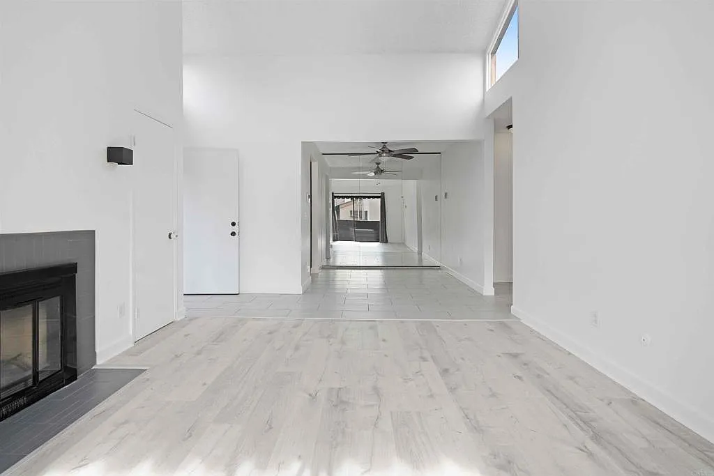 2 bed, 924 sqft, $2,700 — Photo 4