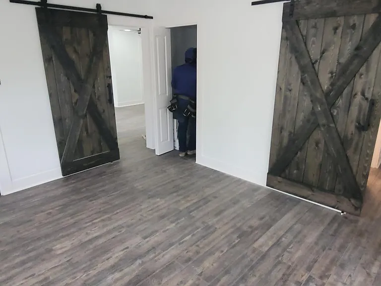2820 Fort Ave — Photo 27
