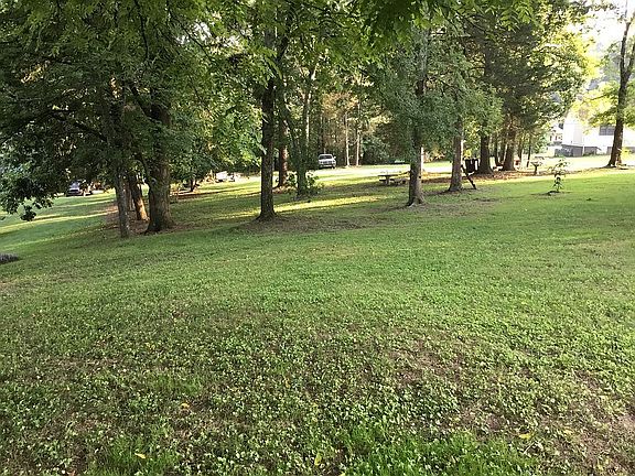 3rd image of 411 Dailey Hill Cir