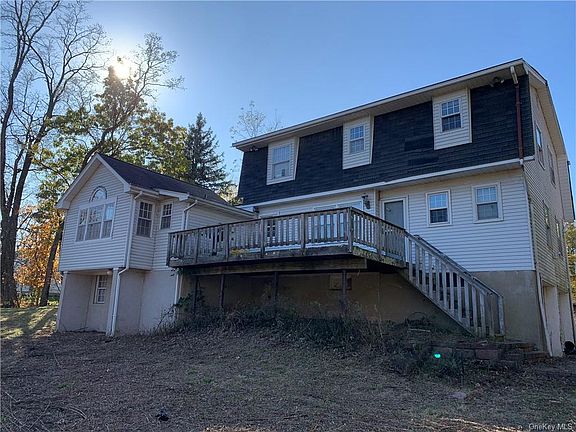 2nd image of 19 Ravenna Dr