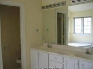 33 Calabash Ct, Rockville, MD 20850
