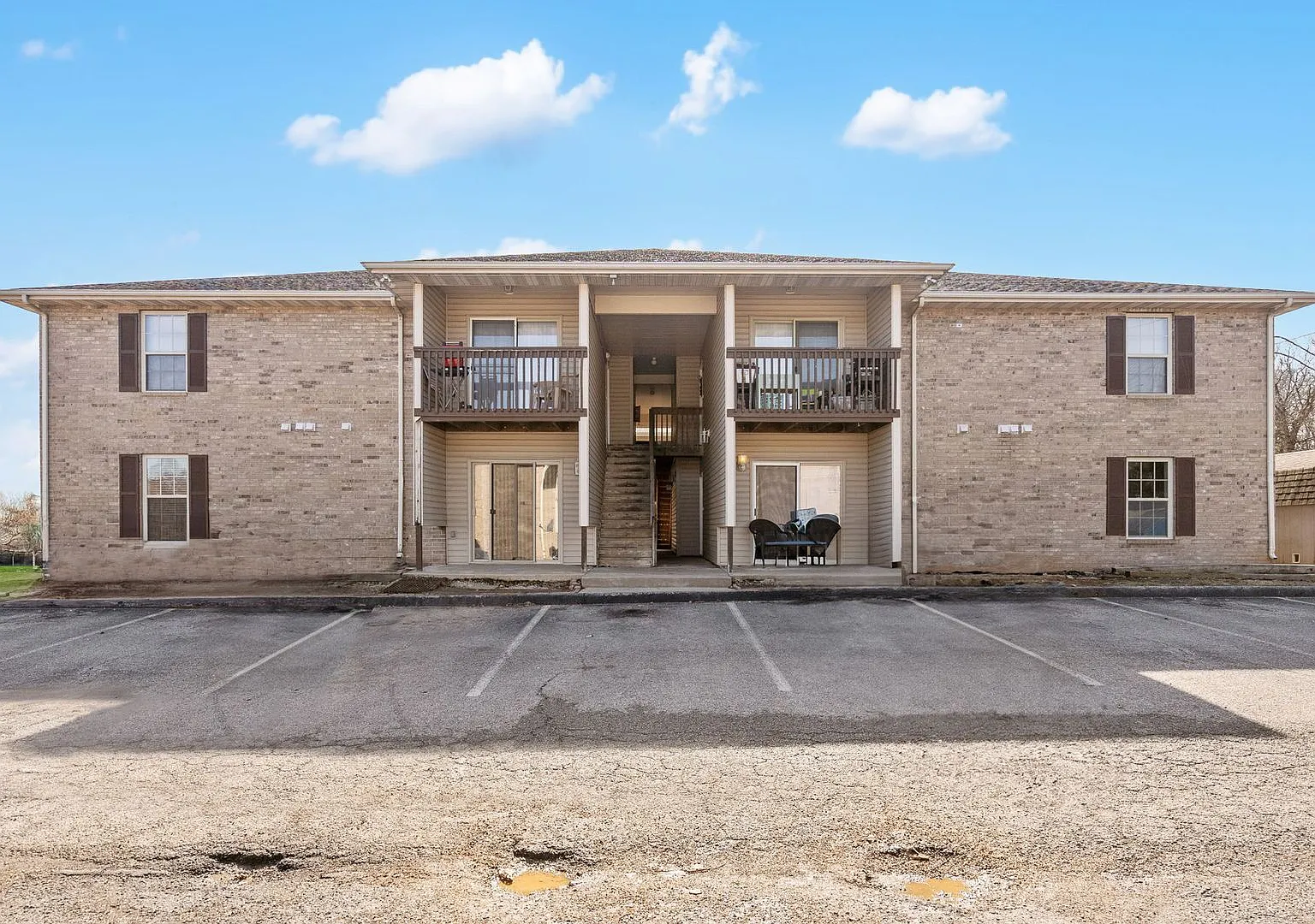 Ozark South Apartments — Photo 4